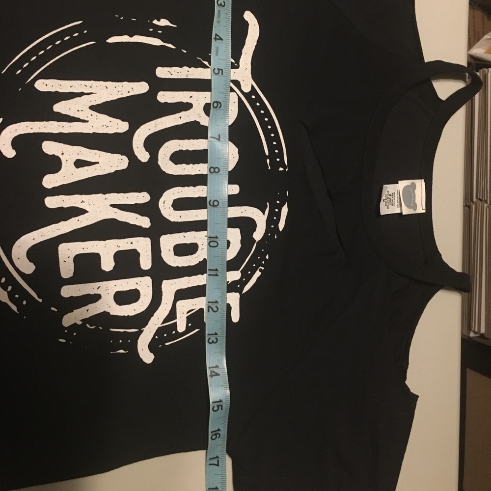 New Black Distressed Cold Shoulder Graphic T Shirt - Picture 6 of 8